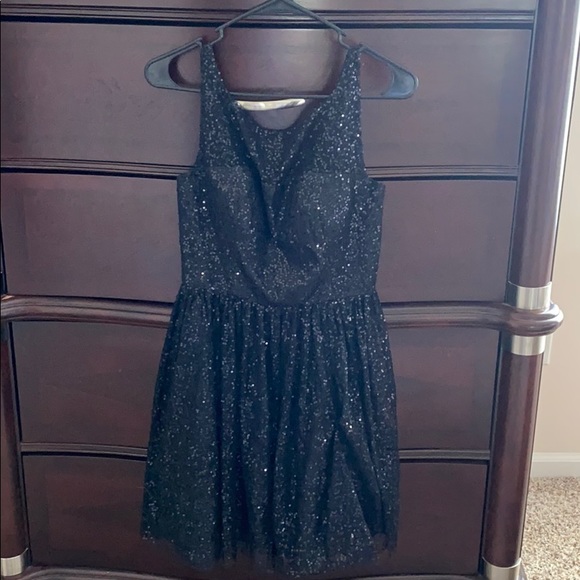 Dress - Picture 1 of 4